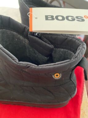 CROCS Black Quilted Ankle Boots